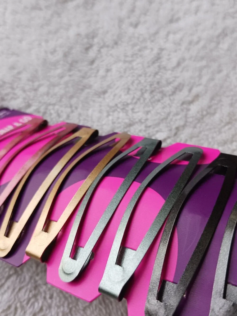 8 Goody Metal Hair Contour Snap Clips Sparkly Colored Metallic Breanna 2 3/8